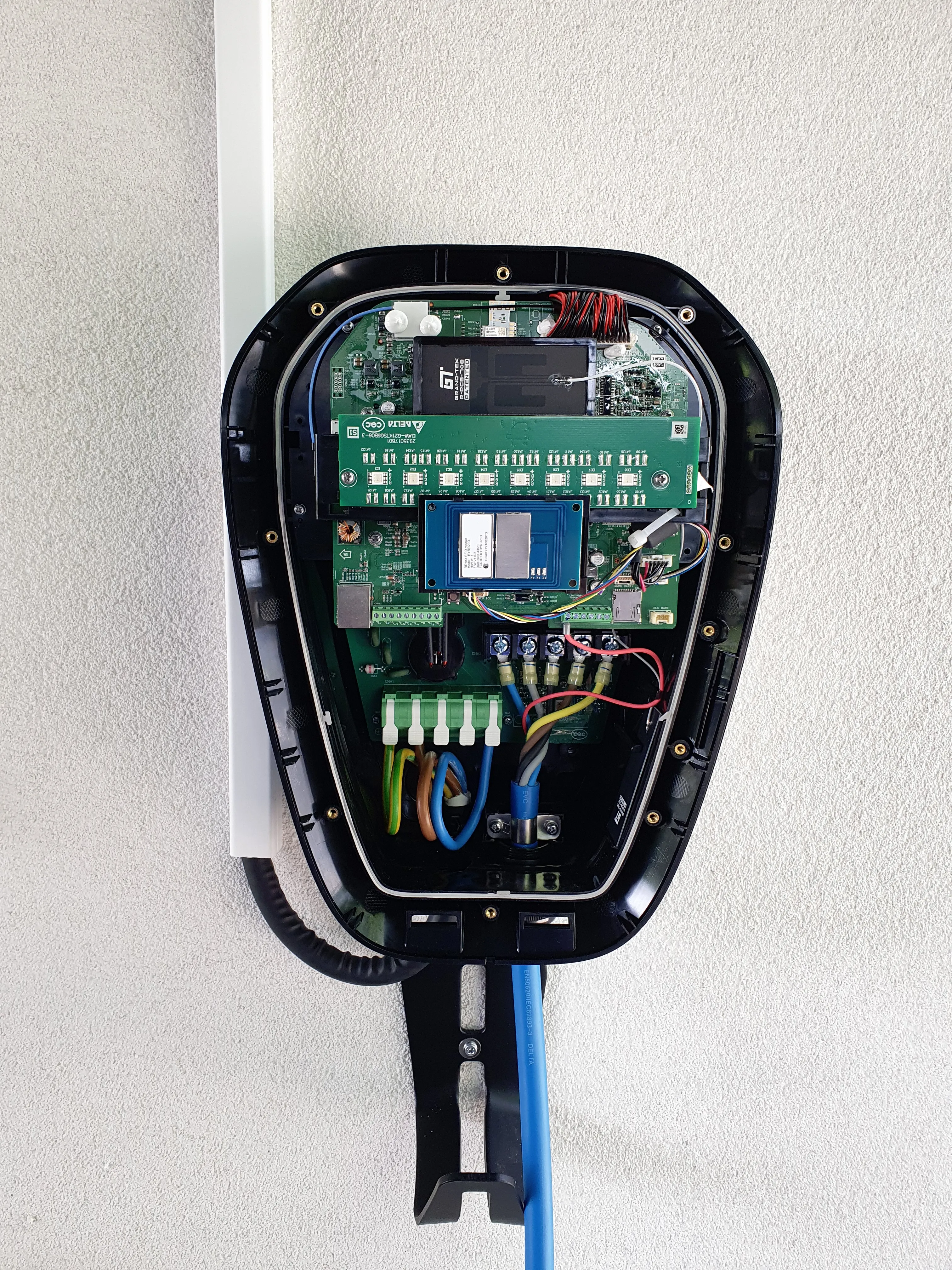 Elektromos autótöltő kiépítése